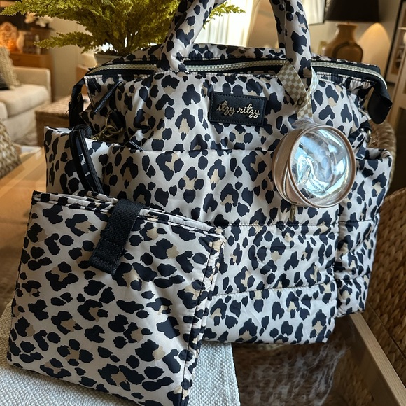Itzy Ritzy Dream Convertible Leopard Print Diaper Bag - Picture 1 of 5